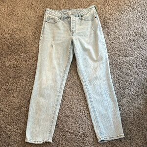 High rise OG straight denim. Size 6. Secret smooth pockets.